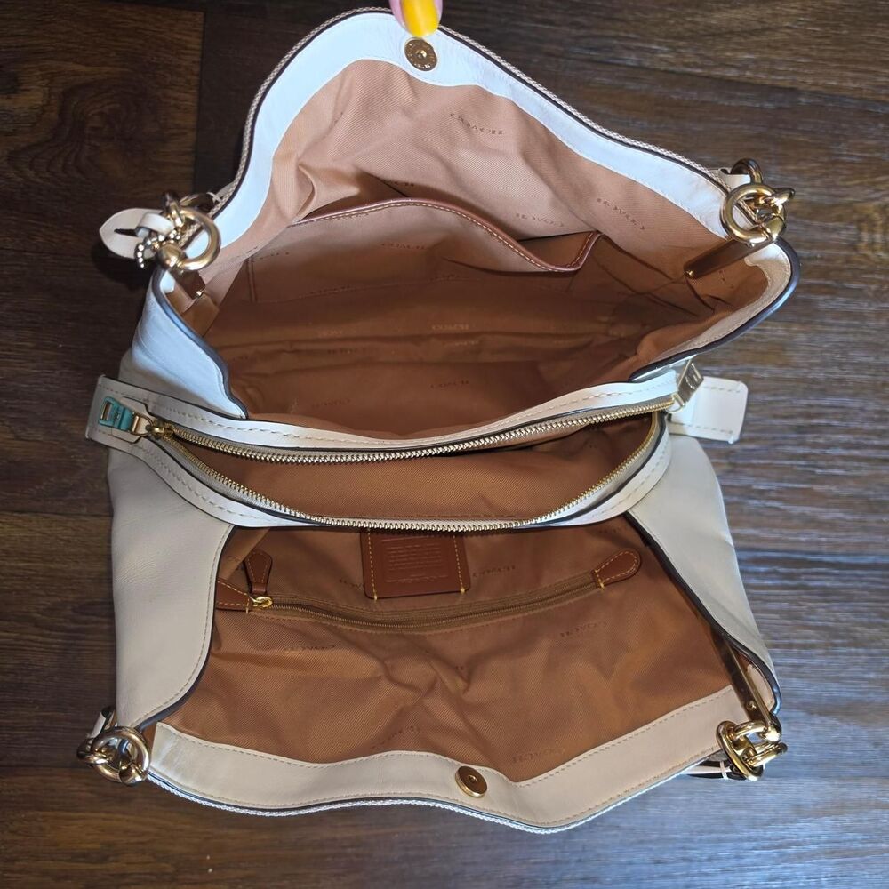 Coach Women's Cream and Chalk Dalton 31 Handbag - Picture 3 of 8